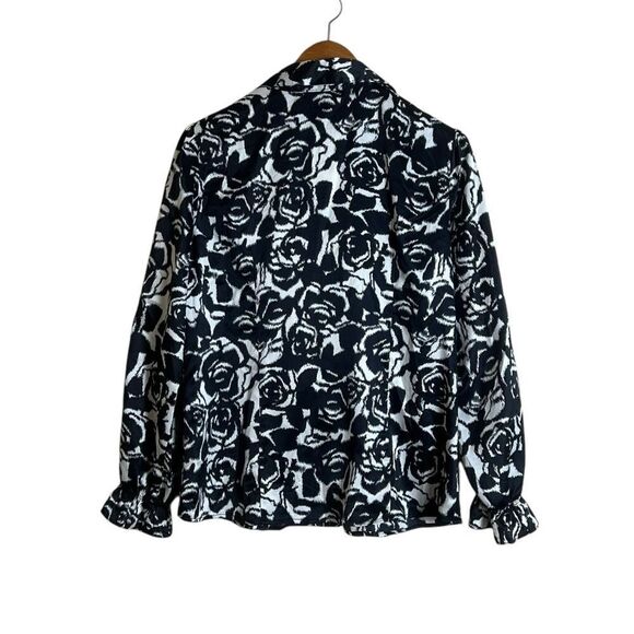 NWT! Ninety floral satin blouse. Size large! - Picture 7 of 7